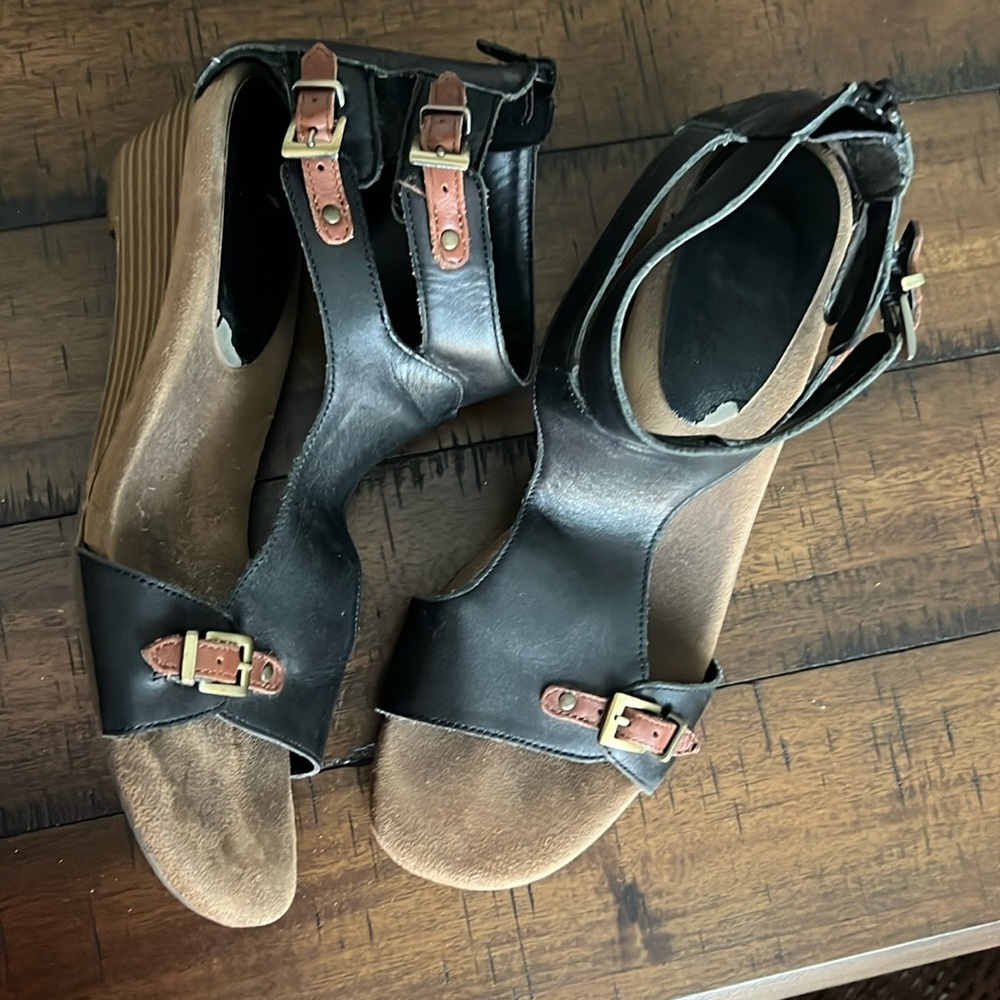 Aerosoles Black Leather Yet Another Sandal Size 7.5